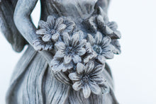 Load image into Gallery viewer, Kneeling Angel Holding Flowers
