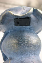 Load image into Gallery viewer, Frog Garden Statue Plant Stand w/Solar Light

