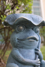Load image into Gallery viewer, Frog Garden Statue Plant Stand w/Solar Light
