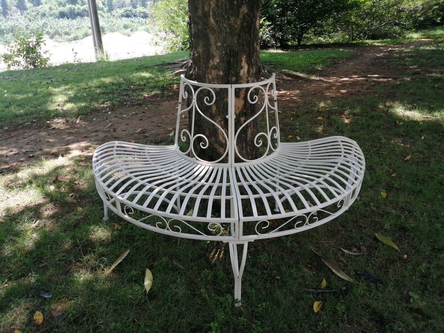White Semi-Circle Tree-Wrap Bench