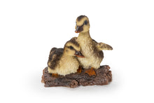 Load image into Gallery viewer, Playful Ducklings Garden Statue - Yellow/Black
