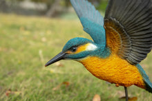Load image into Gallery viewer, Flying-off Kingfisher Statue
