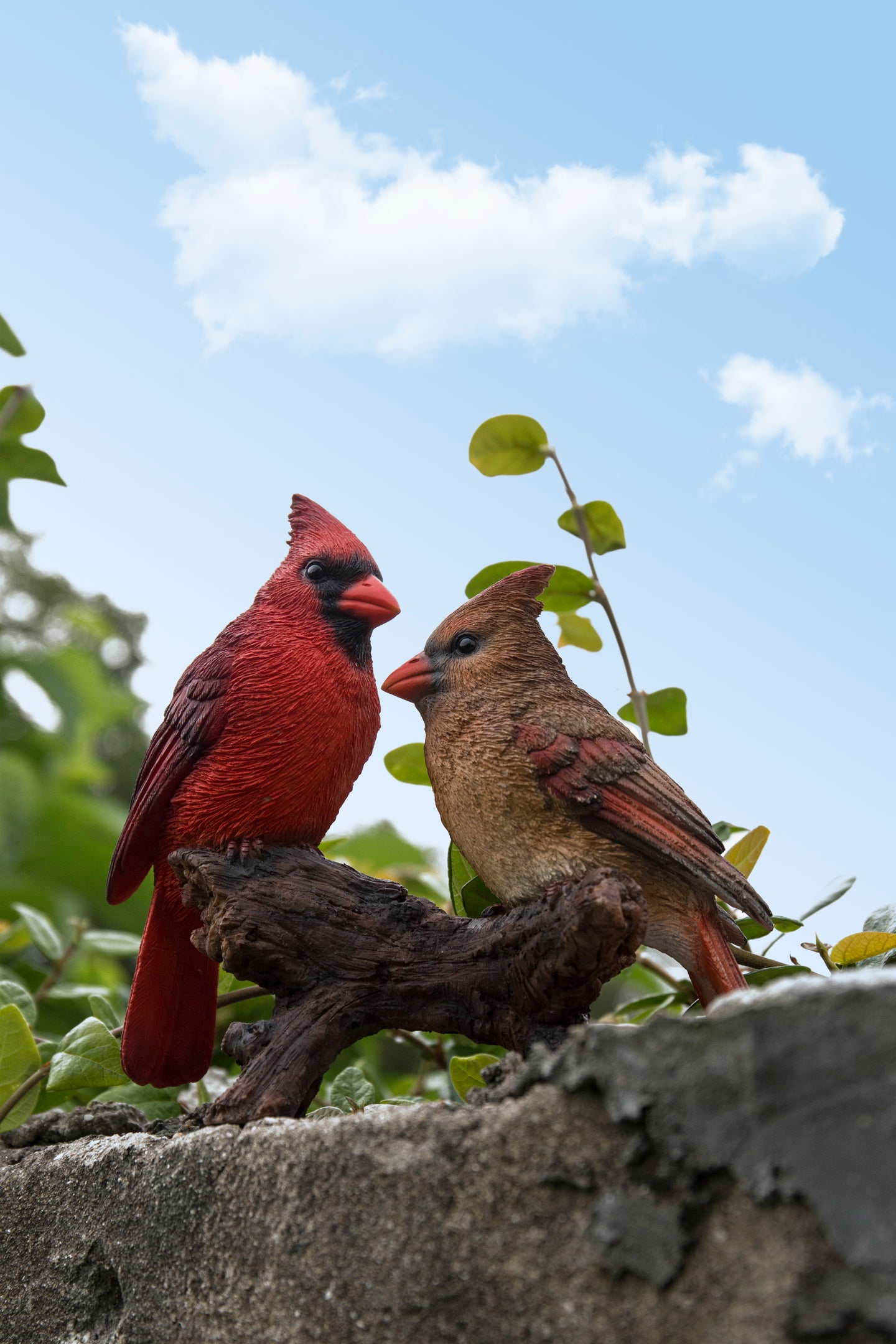 87758-N - Cardinal Couple On Stump Garden Statue