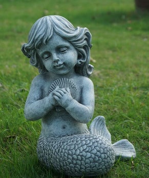 75598 - Mermaid Kneeling Holding Shell